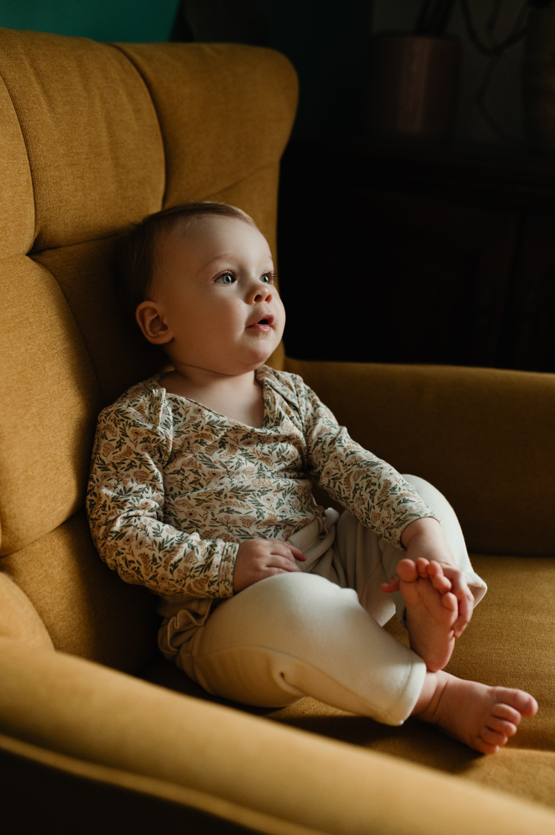 photographe bebe saint etienne portrait bebe dans les bras