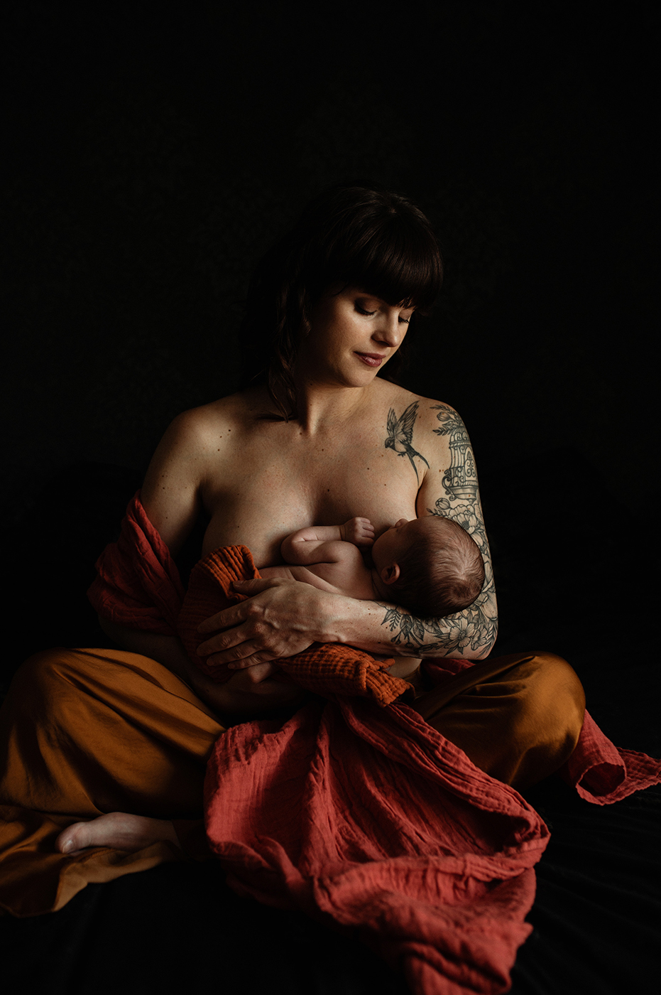 photographe grossesse saint etienne couple dans la foret